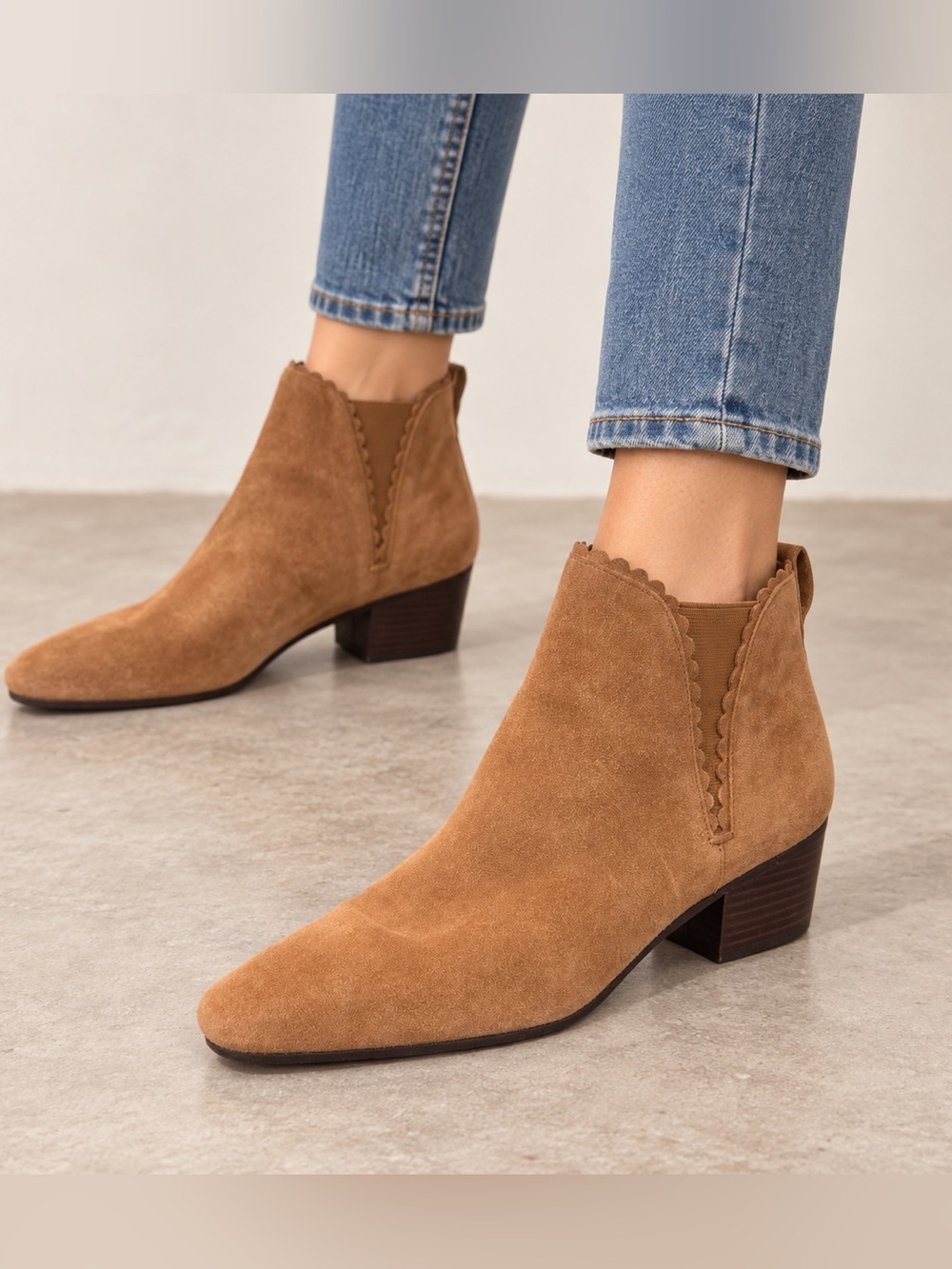 Talbots Woman’s Tan/Camel Scalloped Ankle Suede Booties Size 8.5 Inside Flaw